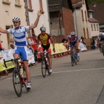 Zieleinlauf bei der LV Meisterschaft in Bundenthal mit Chris als Sieger (hier im Vereinstrikot des TV Oppenheim)