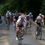 Ron im (etwas zu groß erscheinden) Nationaltrikot am Berg